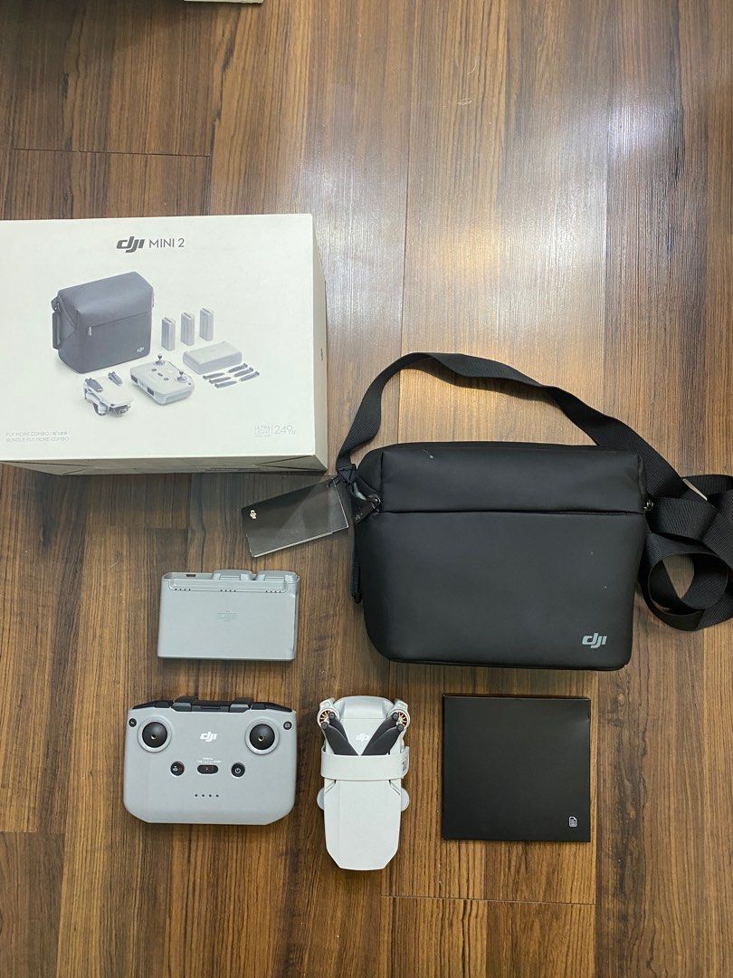 Dji Mini 2 Fly More Combo (Category: Drones) located in Quezon City. Submitted by bbbae (Listing ID 1333623874, Image 1). Description: Dji mini 2 .