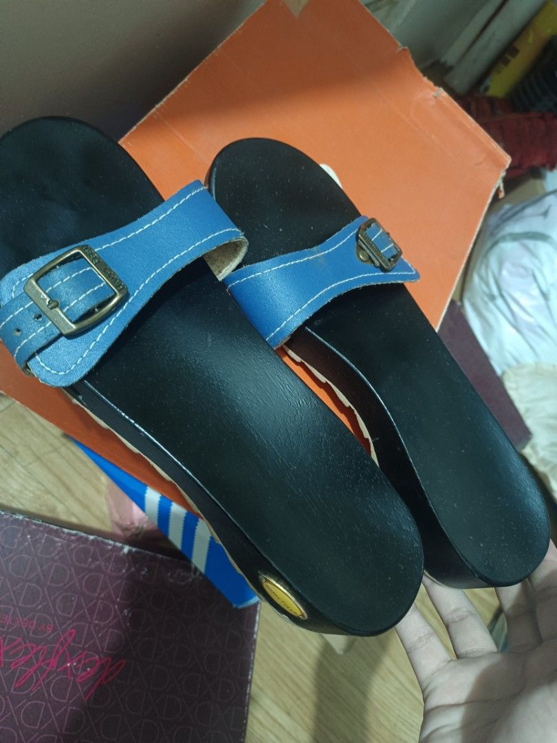 Happy feet wooden sandals hotsell