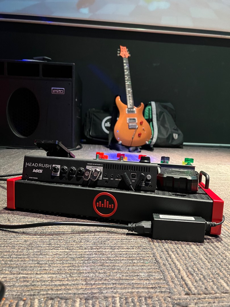 Headrush MX5 + Templeboard Duo17 Stereo Rig Setup, Hobbies & Toys ...