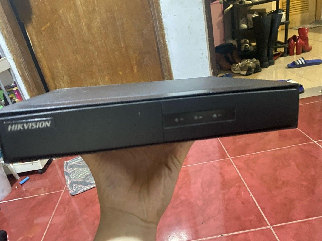 Hikvision Cctv System (Category: Security Systems & CCTV Cameras) located in Caloocan City. Submitted by franciscoesp (Listing ID 1333568239, Image 3). Description: no issue good condition.