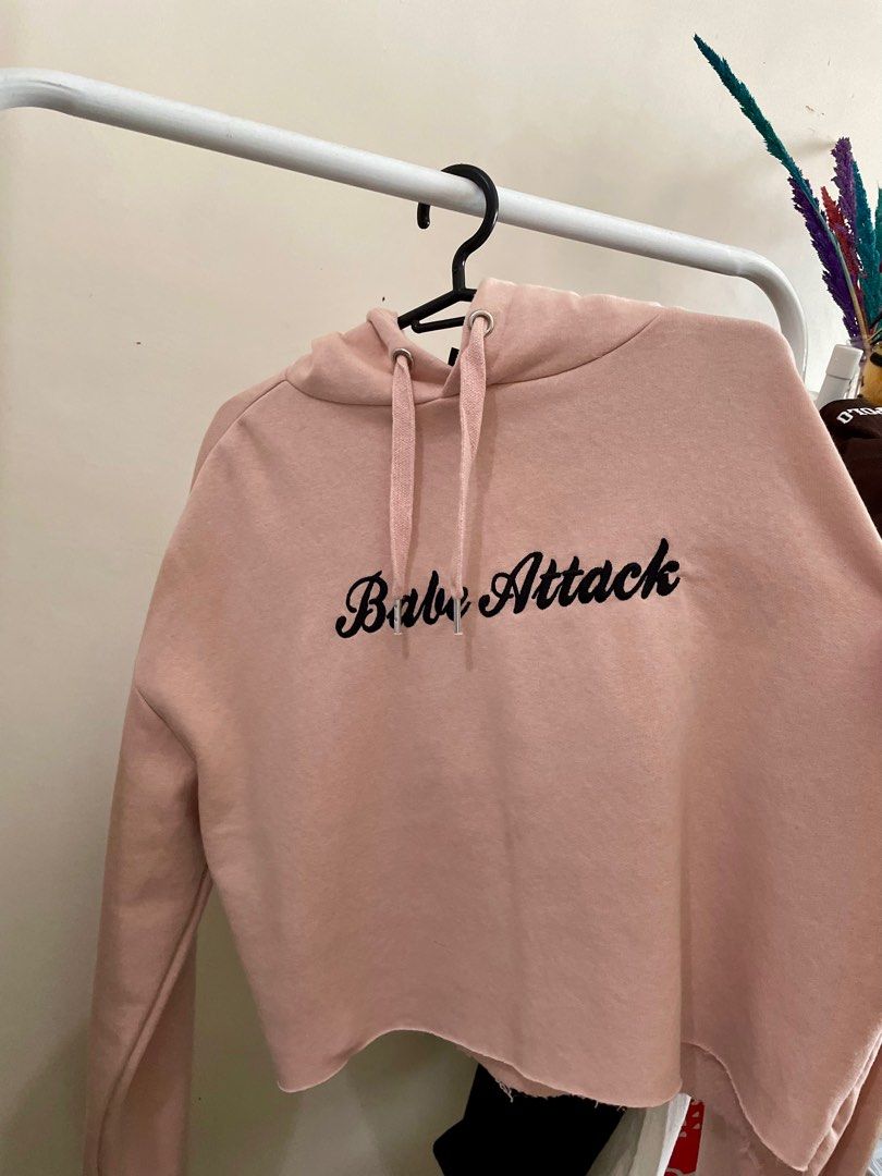 H M Pink Cropped Hoodie never been worn Women s Fashion Tops Longsleeves on Carousell
