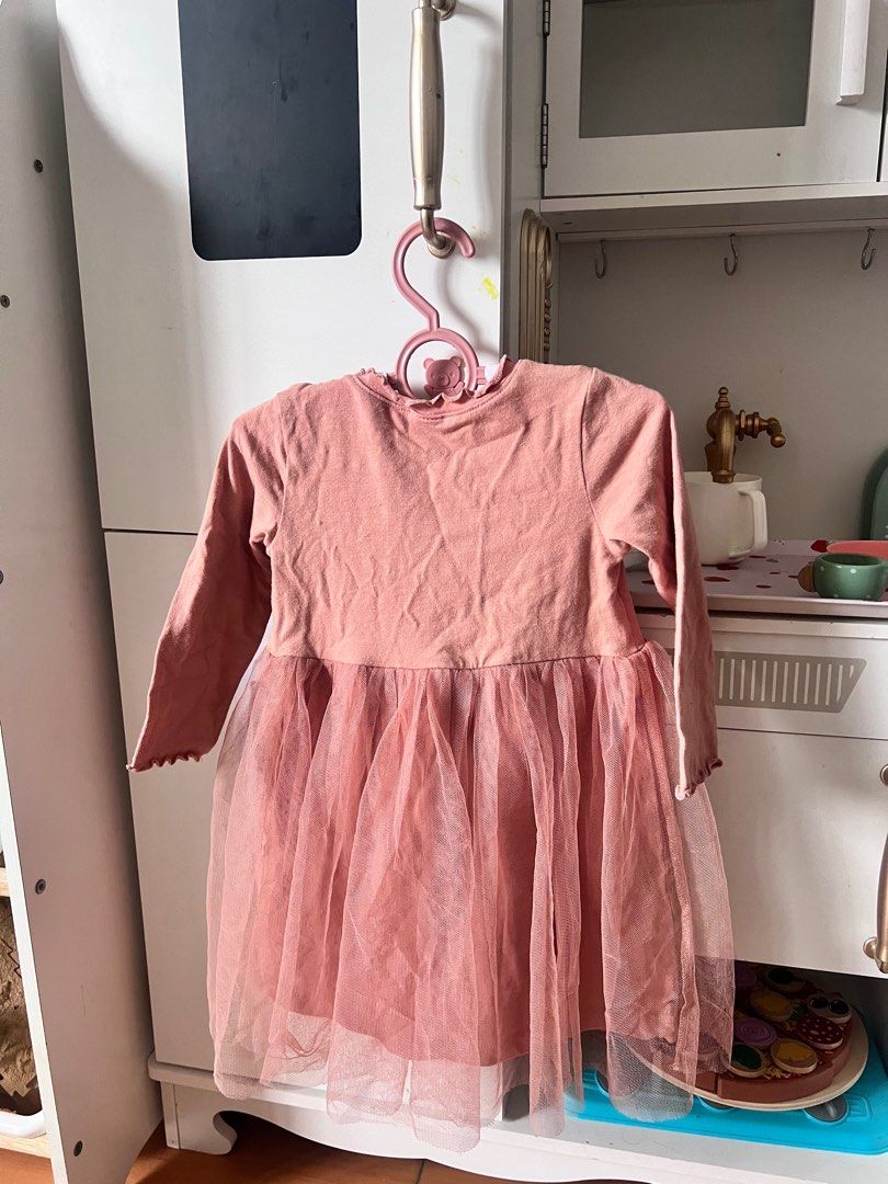 h&m pink dress (Category: Babies & Kids Fashion) located in Quezon City. Submitted by fayebree (Listing ID 1333616020, Image 1). Description: .