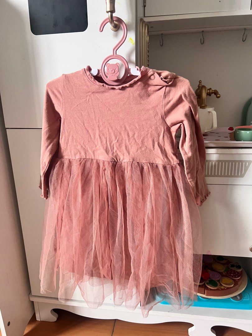 h&m pink dress (Category: Babies & Kids Fashion) located in Quezon City. Submitted by fayebree (Listing ID 1333616020, Image 2). Description: .