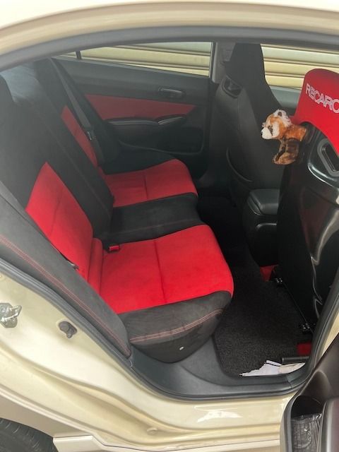 Honda Civic Type-R 2.0 (M) (Category: Used Cars) located in Singapore. Submitted by dannyng6775 (Listing ID 1333209006, Image 3). Description: Feature: Honda k20A Type R engine,6 speed manual transmittion, LSD,ABS,Climate aircon ,SRS, light weight chassis welded chassis. Accessories: Toda Racing exhaust with certificate, Original Advan racing sport rims, original Mugen front grille from Japan, new tyres (Install on Oct 2024), Defi gauge and HKS C
