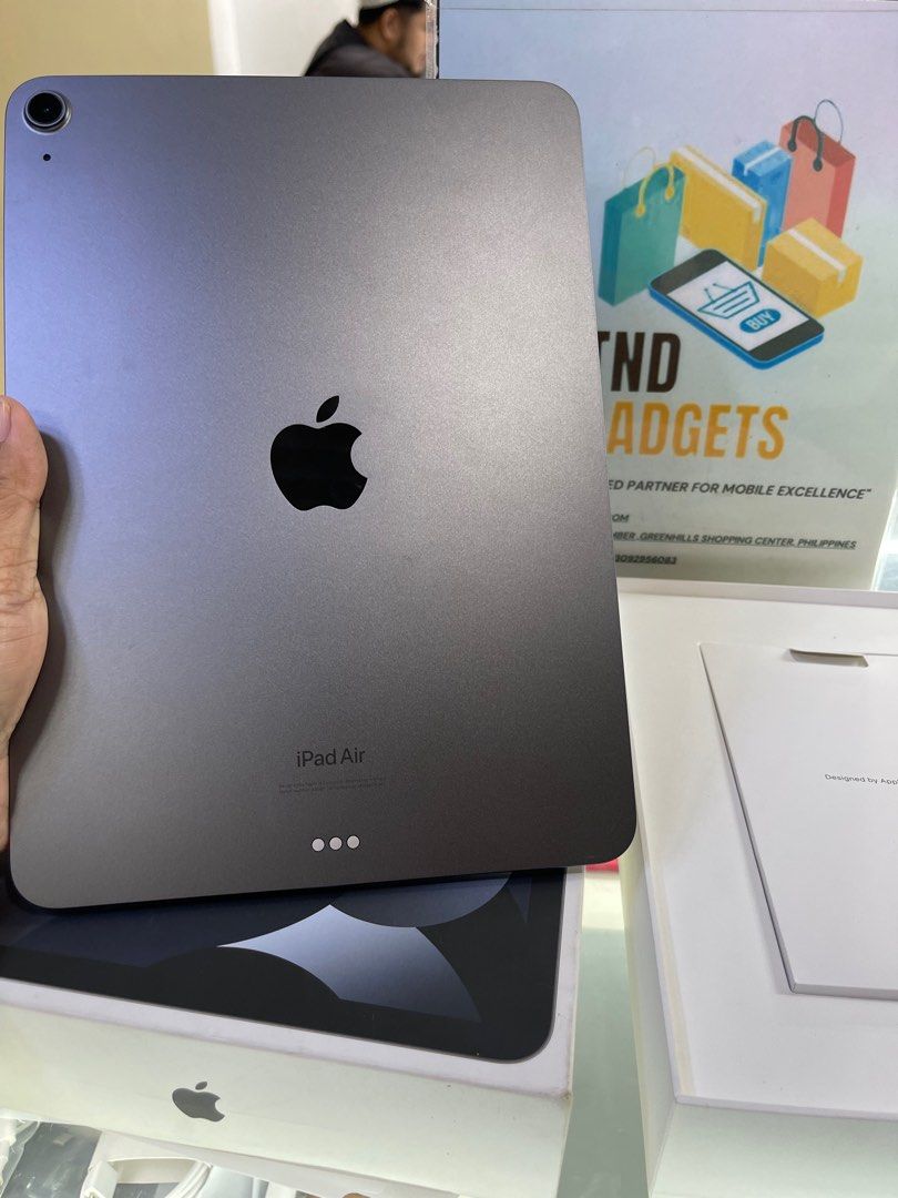 Ipad Air 5 64gb wifi (Category: iPad) located in Pasig City. Submitted by melissaomb01623 (Listing ID 1333610458, Image 2). Description: Ipad Air 5 64gb wifi Preloved complete with box 📌pick up store in greenhills shopping center 📌we do cod in metro manila and near provinces just add sf only 📌we ship nationwide via LBC 📌we accept swap/trade in 📌we accept credit card installment 📌we accept ggives 📌for fast transaction make a call 0915130255