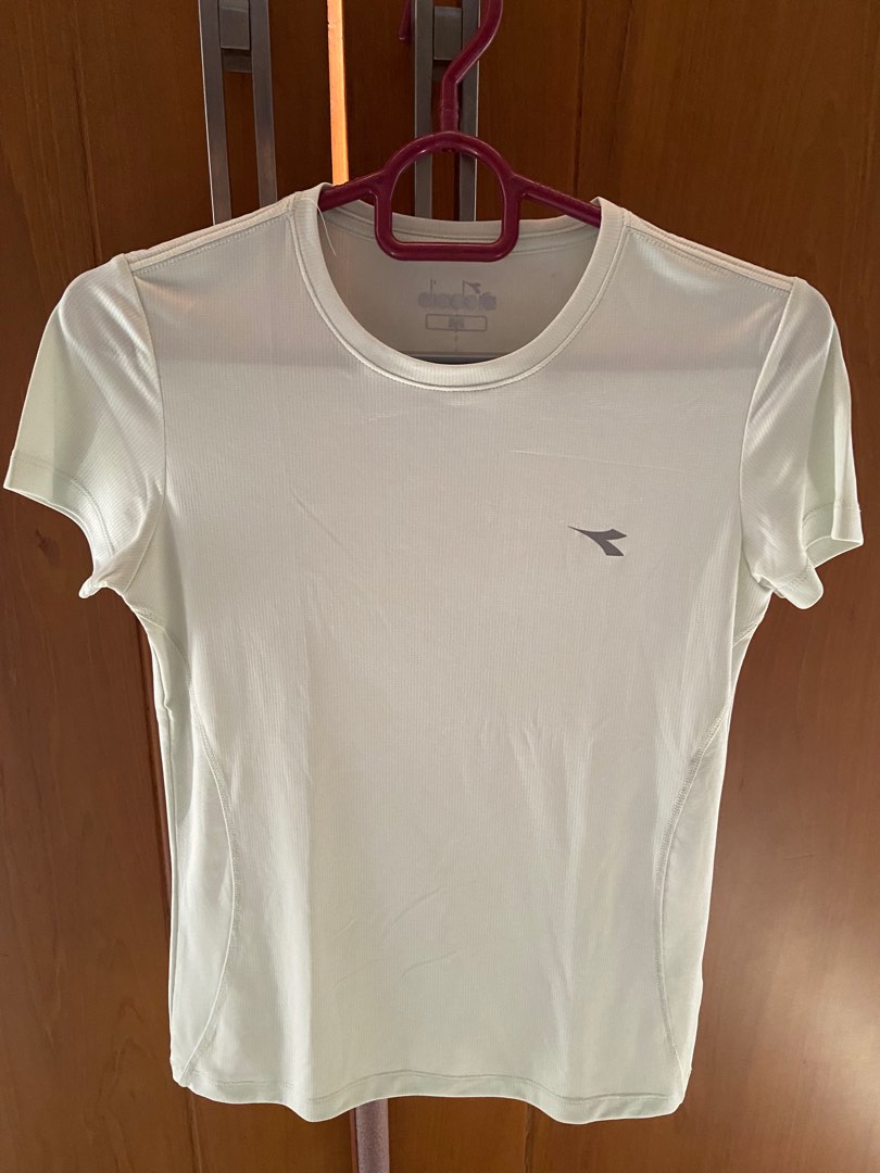Kaos Diadora Wanita Running Olahraga Gym Woman Tops Fesyen Wanita Pakaian Wanita Atasan di Carousell