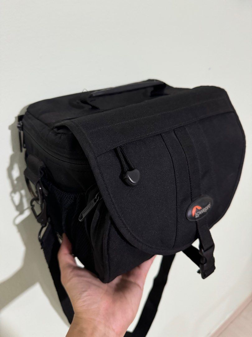 Lowepro DSLR sling bag