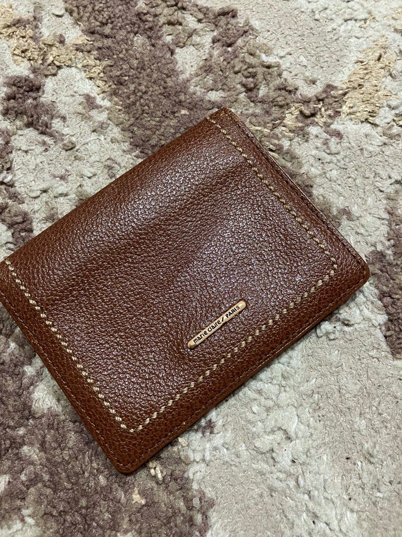 Marie Claire Card Holder (Category: Wallets & Card holders) located in San Pablo. Submitted by so.n.o (Listing ID 1333598204, Image 1). Description: ✦JAPAN ITEMS✦ ❥Normal sign of use,aging and storage ❥Kindly please check all the pictures and details to see the condition of the item. ♥︎ZOOM IN IF NECESSARY♥︎ ❥All items are in good condition, no flaws unless it was stated. ❥Due to light and different monitor effect color may have slightly differen