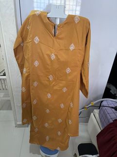 (Category: ) located in . Submitted by affordablewardrobe21 (Listing ID 1333614830, Image 1). Description: .