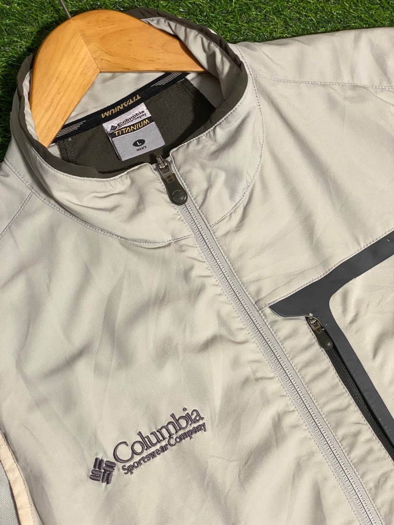 VINTAGE COLUMBIA TITANIUM WATERPROOF VEST WELL USED - VTG GOOD ...