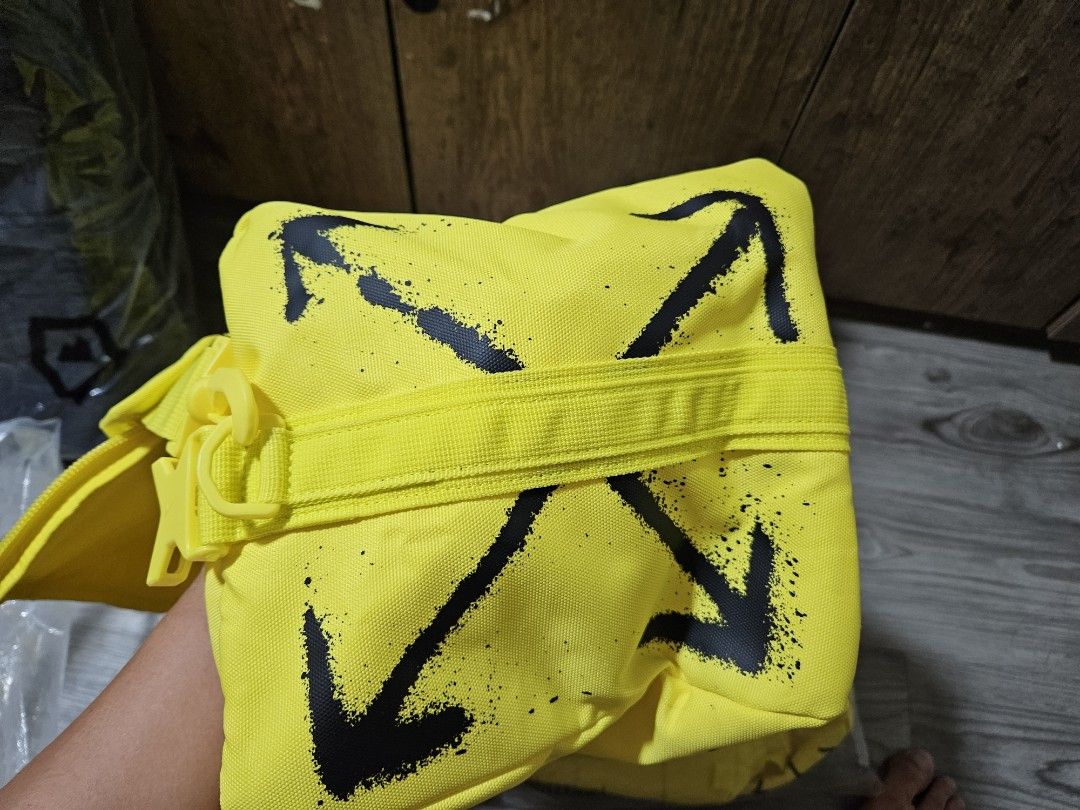 off-white x nike duffle/waist bag, 名牌, 服裝- Carousell