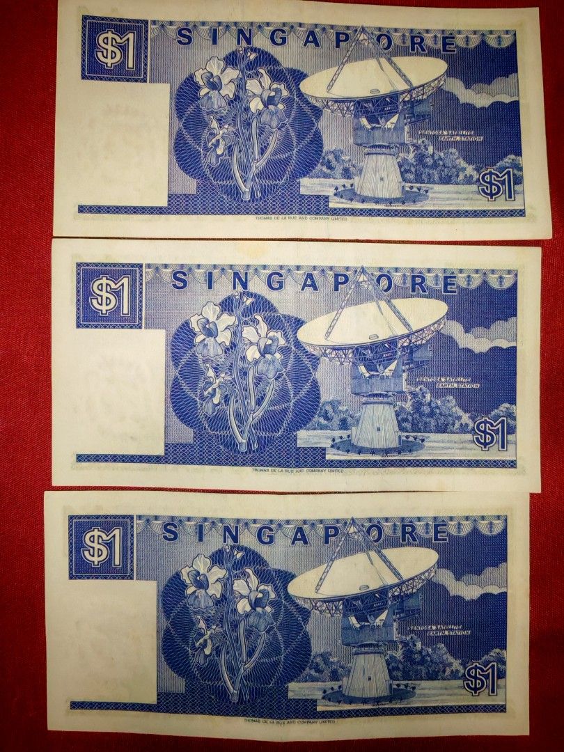Old notes (Category: Currency) located in Singapore. Submitted by halimin_onitsuka (Listing ID 1333603763, Image 2). Description: Crispy running number... 3 for $25.
