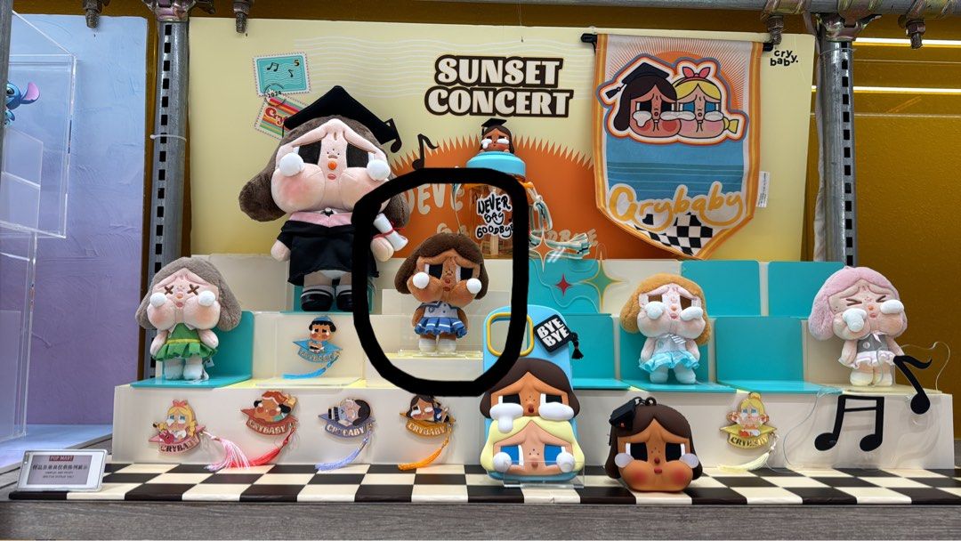 Pop mart full set crybaby 黑妹 100%real new 未拆袋, 其他, 其他 - Carousell