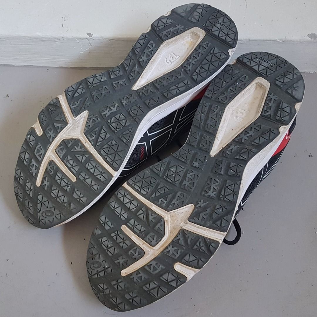 Premium ASICS Gel Jolt Sports Shoes, JAPAN, ASICS Designer Sneakers, SAF Issued Footwear, US 10, UK 9, EUR 44, CM 28, Military, Combat, Active Lifestyle, Trainer, IPPT, Running, Gym, Workout, Pop Culture, Cult Street Fashion, Good Condition (Category: Sneakers) located in Singapore. Submitted by discountshop (Listing ID 1333505598, Image 3). Description: Premium ASICS Gel Jolt Sports Shoes, Original ASICS Designer Sneakers, JAPAN, Model 1011A895,