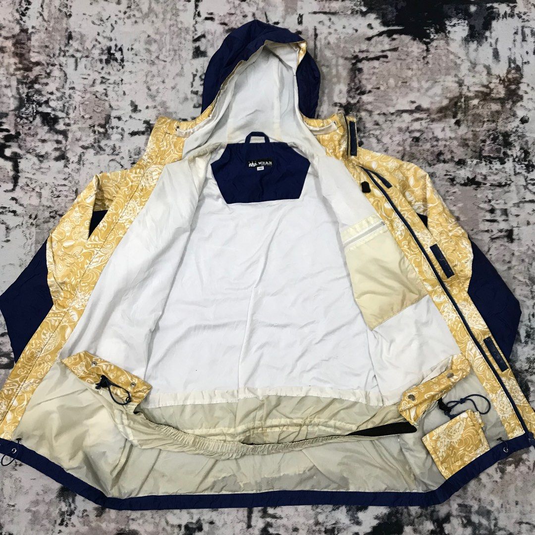 S WEAR JAPAN BRAND INSPIRED STUSSY SNOW JACKET HOODIE Men s Fashion Coats Jackets and Outerwear on Carousell
