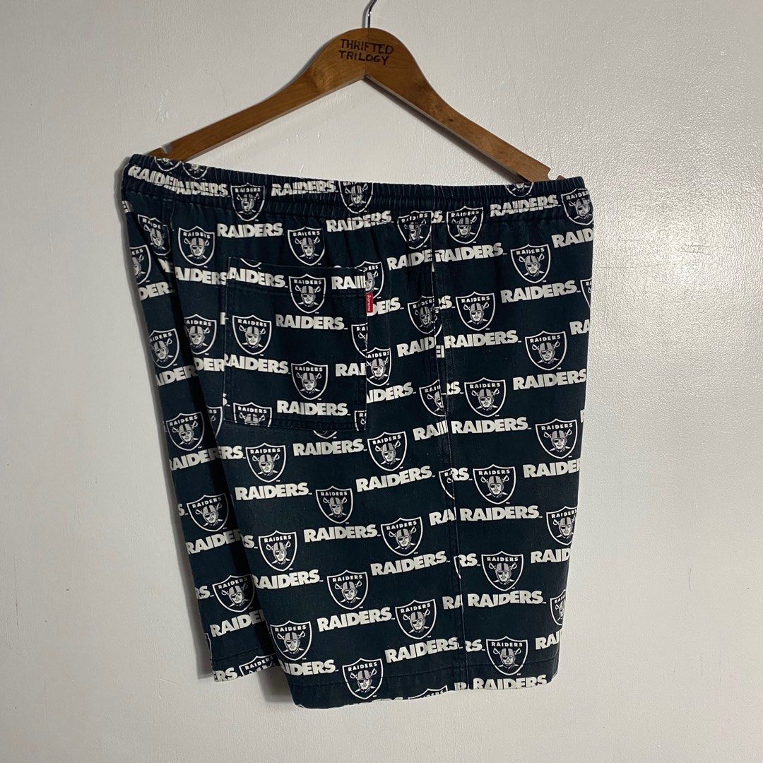 Supreme raiders shorts top