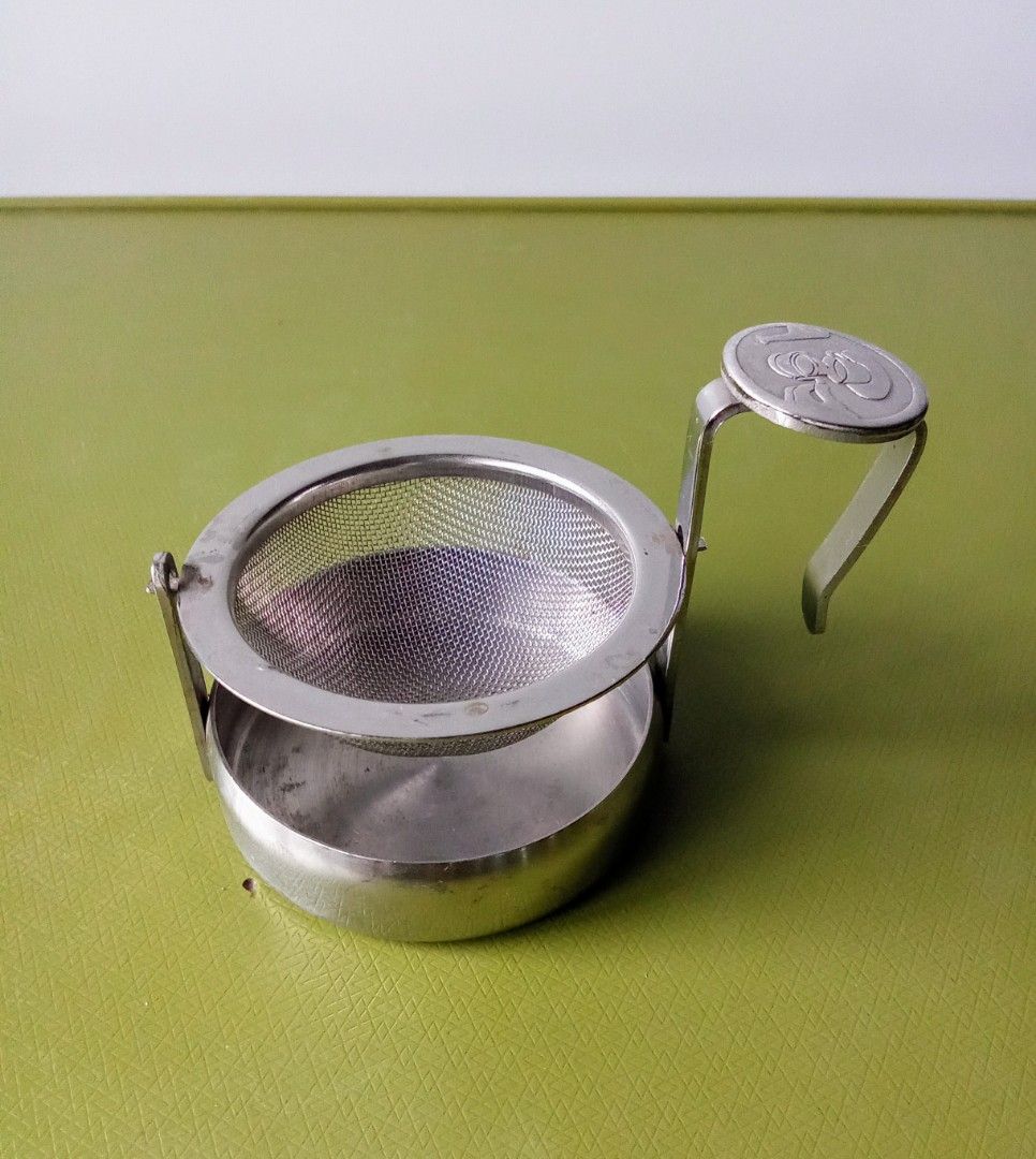 Vintage tea strainer (Category: Coffee & Tea Tableware) located in Caloocan City. Submitted by screwielouie (Listing ID 1333512689, Image 2). Description: Item is in good condition. If you're interested, I can do meetups, lalamove, or grab. Thank you..