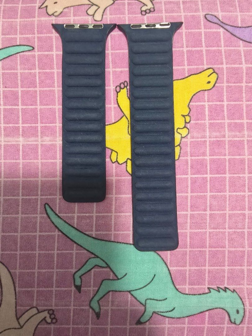 Watch strap (Category: Wearables & Smart Watches) located in Singapore. Submitted by christineyyx (Listing ID 1333587366, Image 1). Description: 45 MM no box I threw it away brought from apple shop brought it at $139 Can show you prove of the receipt I purchase from apple shop .