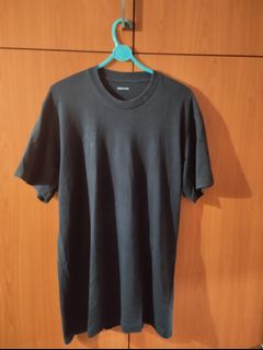 (Category: ) located in . Submitted by 2ndWardrobe (Listing ID 1333661345, Image 1). Description: .