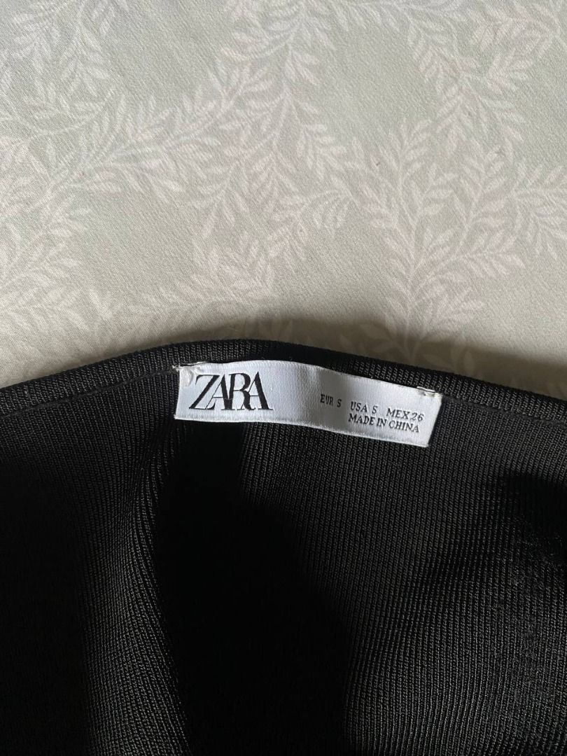 Zara Cropped Knit Halter (Category: Blouses) located in Quezon City. Submitted by thangsbym (Listing ID 1333597275, Image 3). Description: Good quality. Used once. Retails for 1450. .