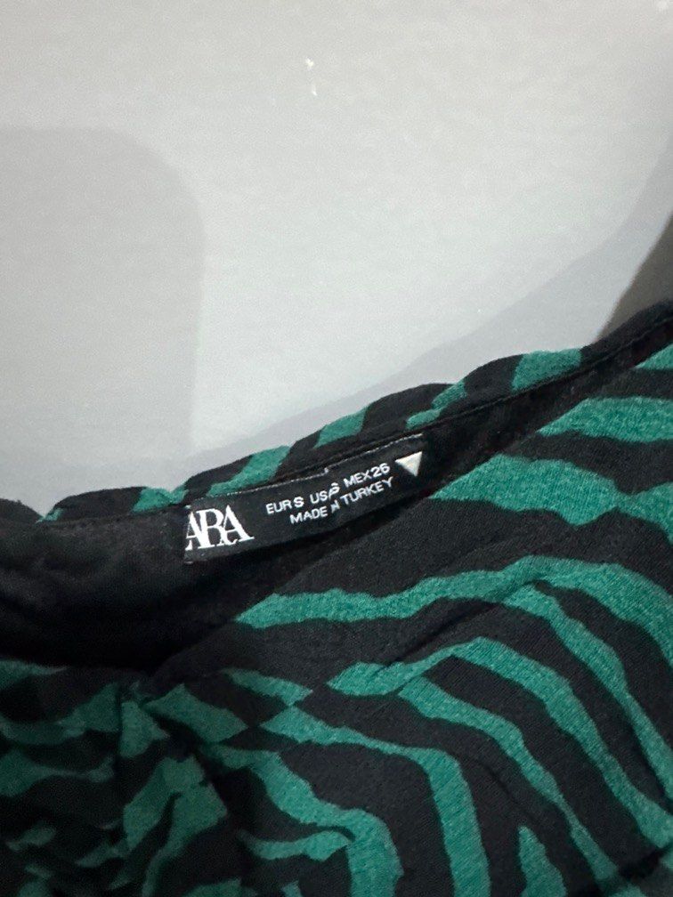Zara puff dress green (Category: Dresses) located in Santo Tomas. Submitted by raiyah (Listing ID 1333539457, Image 2). Description: .