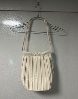 （分類：）位於 。 由 clearance512 提交（商品編號 1333779261，圖片 1）。簡介： 。