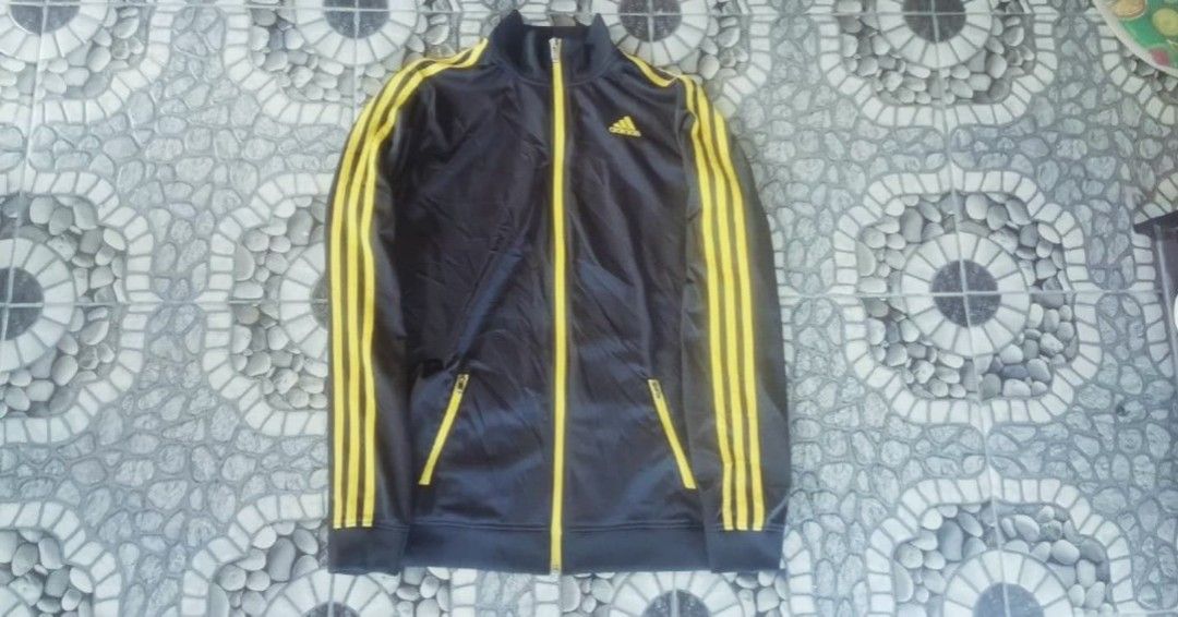 ADIDAS TRACK JACKET (THREE STRIPES AND EMBROIDED LOGO) (Category: Coats, Jackets and Outerwear) located in Maria Aurora. Submitted by thriftteeth (Listing ID 1331615342, Image 1). Description: NO ISSUE EXELLENT CONDITION SIZE XL SLIGHTLY NEGOTIABLE DM ME.
