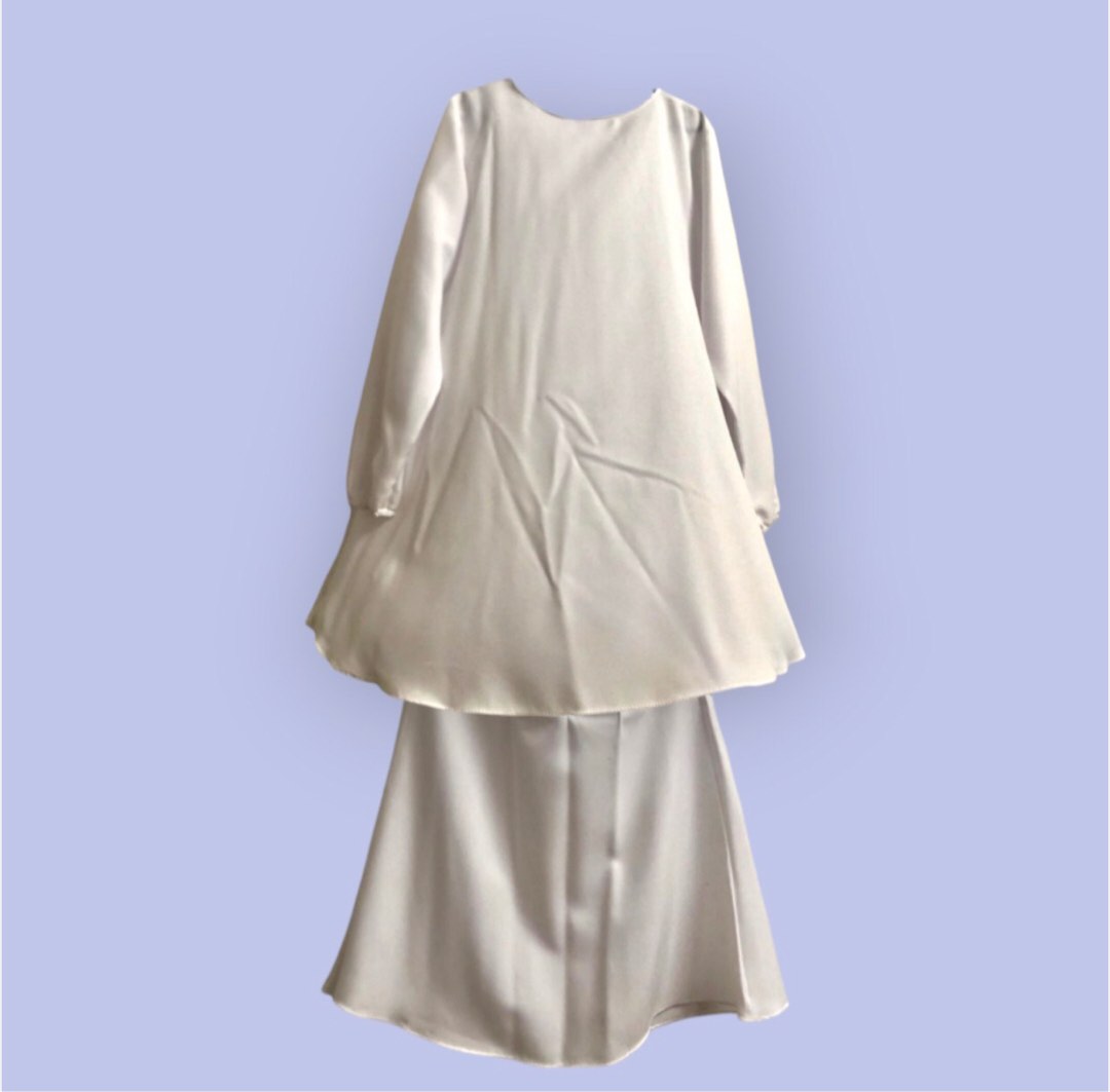 Baju Kurung Raya (Putih), Women's Fashion, Muslimah Fashion, Baju ...