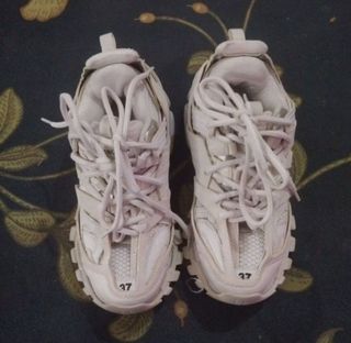 (Kategori: ) berada di . Dikirim oleh sepatuku88_medan (ID iklan 1333727718, Gambar 1). Deskripsi: .