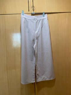 (Category: ) located in . Submitted by _closet_declutter_ (Listing ID 1333714644, Image 1). Description: .