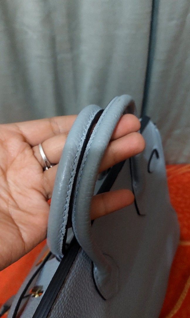 Birkin 25 no brand (Category: Luxury Bags & Wallets) located in Santa Maria. Submitted by mikavillaflor4 (Listing ID 1333810885, Image 3). Description: ukay source in good condition no brand birkin 35.