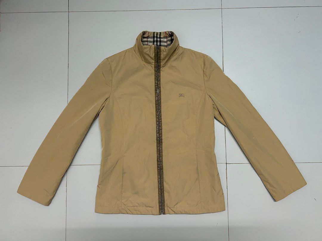 BURBERRY PLAID REVERSIBLE FULL ZIP Women s Fashion Coats Jackets and Outerwear on Carousell