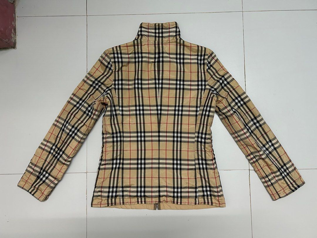 BURBERRY PLAID REVERSIBLE FULL ZIP Women s Fashion Coats Jackets and Outerwear on Carousell
