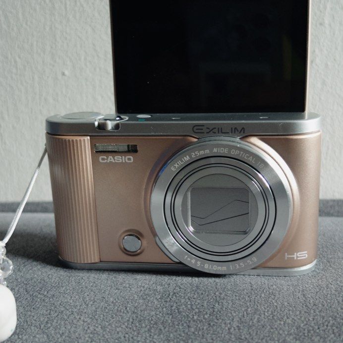 Casio Exilim EX-ZR1800 Gold Flip Screen Digital Camera Digicam Y2K