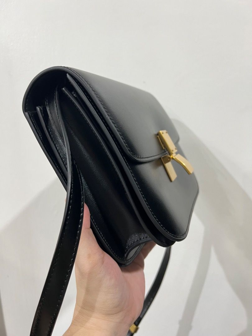 Celine Classic Box Bag in Black (Category: Luxury Bags & Wallets) located in Antipolo. Submitted by mjlenihcpreloved (Listing ID 1333807573, Image 2). Description: 9.4in x 7 in.