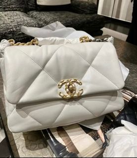 (Category: ) located in . Submitted by chicluxury (Listing ID 1333840013, Image 1). Description: .