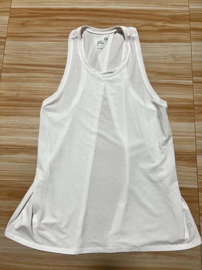GAP FIT BREATHE Tie back Tank Top Women s Fashion Activewear on Carousell