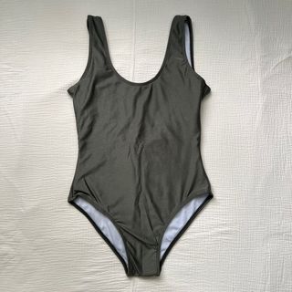 (Category: ) located in . Submitted by fullyclothed (Listing ID 1333702728, Image 1). Description: .