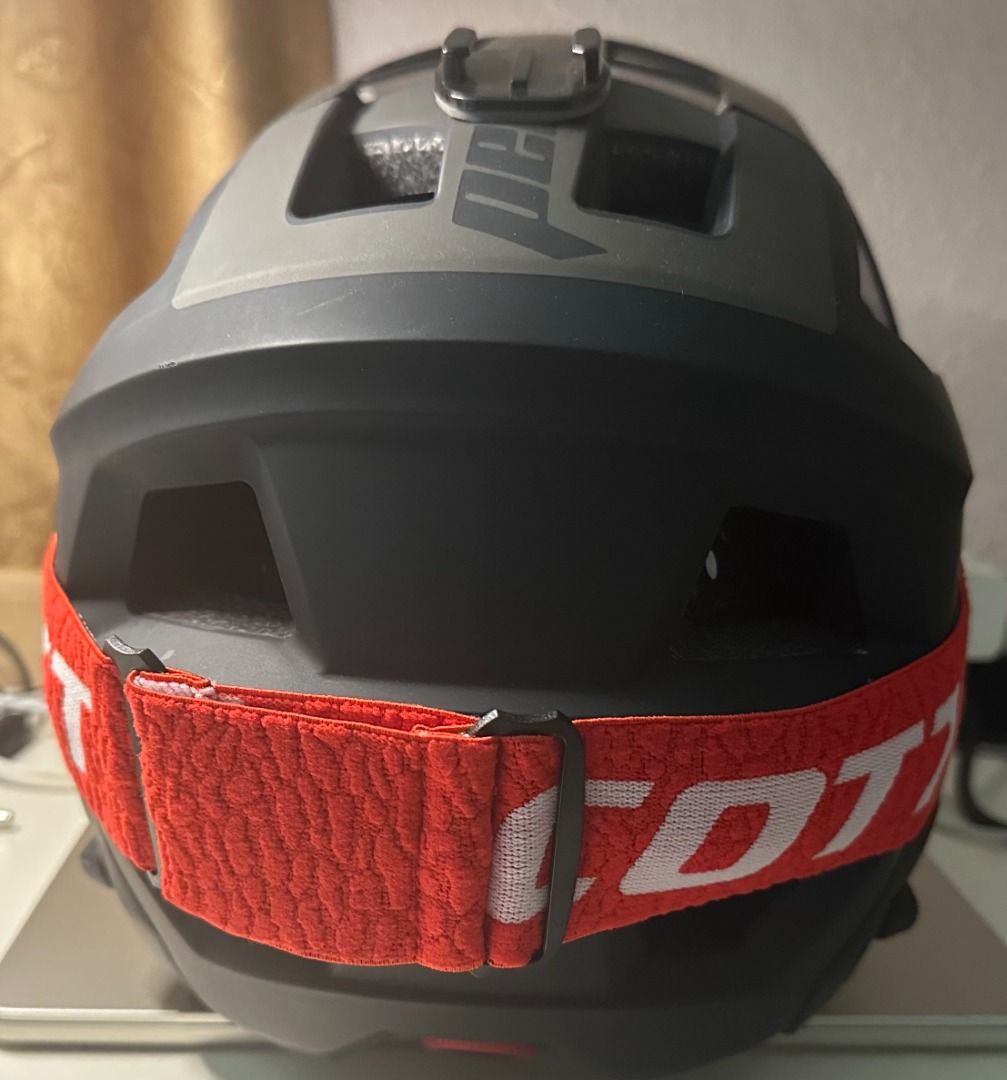 GreenRoad removable helmet (Including goggles), Sports Equipment