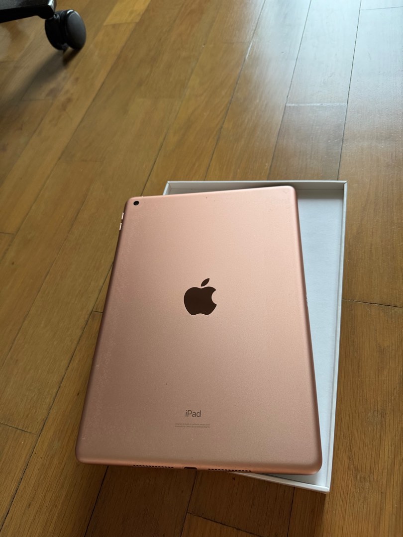 新品 Apple iPad 10.2 2019秋 Wi-Fi 128g 挑み ヤブレ 