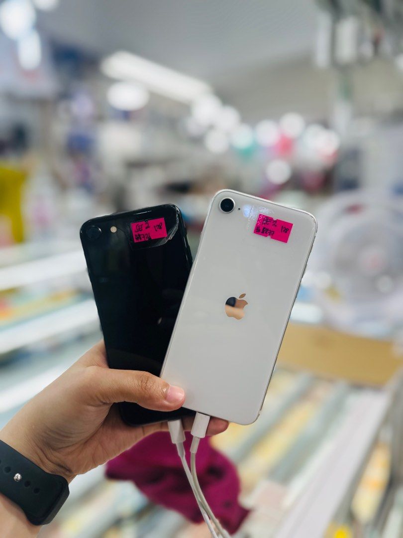 Iphone SE 2020 128GB No Issues Openline (Category: iPhone SE Series) located in San Juan City. Submitted by saabangadgetshop (Listing ID 1333803504, Image 1). Description: Onhand | Pre-owned Iphone SE 2020 128GB Openline NO HIDDEN ISSUES NO HISTORY OF REPAIR 99%Smooth TEST TO SAWA RESET ALL YOU WANT NOT REFURBISHED AUTHENTIC PHONE ALL WORKING Mode of Payment : ⬇️ ▪️Cash ▪️Bank Transfer ▪️Gcash 📍Installment available here thru: 📍 ▪️Credit Card +