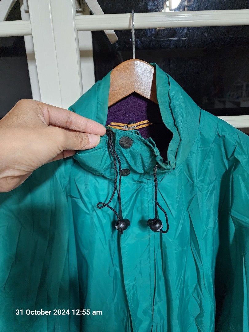 Jacket (Category: Coats, Jackets and Outerwear) located in Singapore. Submitted by pluto891 (Listing ID 1333703560, Image 5). Description: Pls read up https://www.polartec.com/ https://www.k-way.com/ For more detailed information..