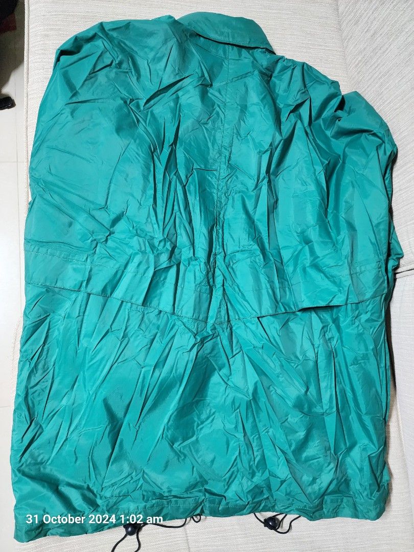 Jacket (Category: Coats, Jackets and Outerwear) located in Singapore. Submitted by pluto891 (Listing ID 1333703560, Image 7). Description: Pls read up https://www.polartec.com/ https://www.k-way.com/ For more detailed information..