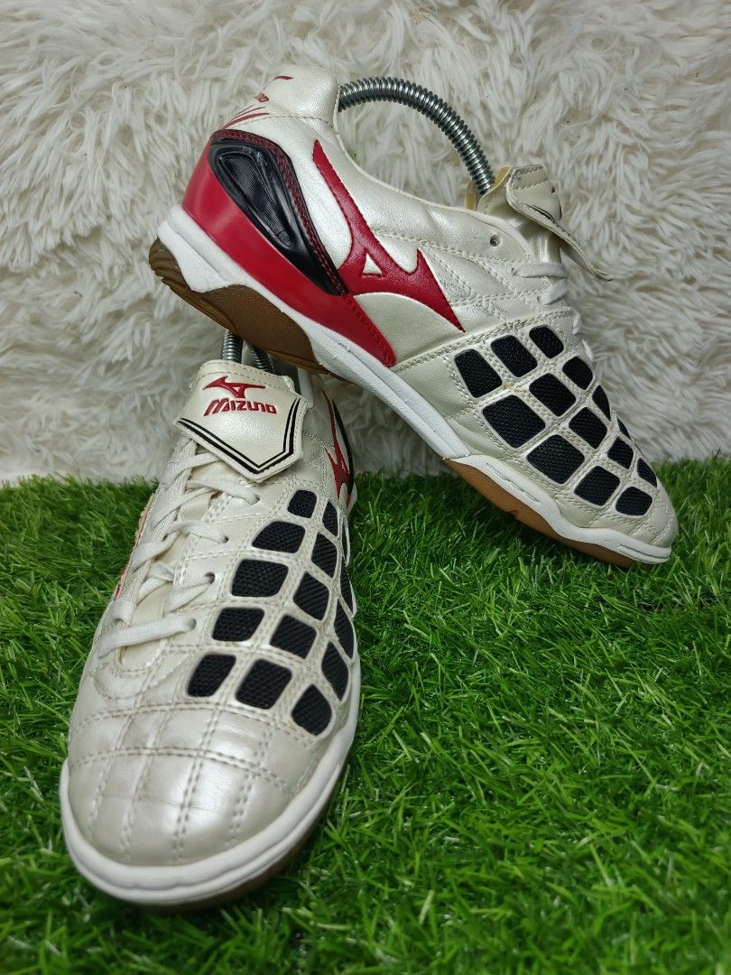 Kasut mizuno court original gumsole 7uk 26cm