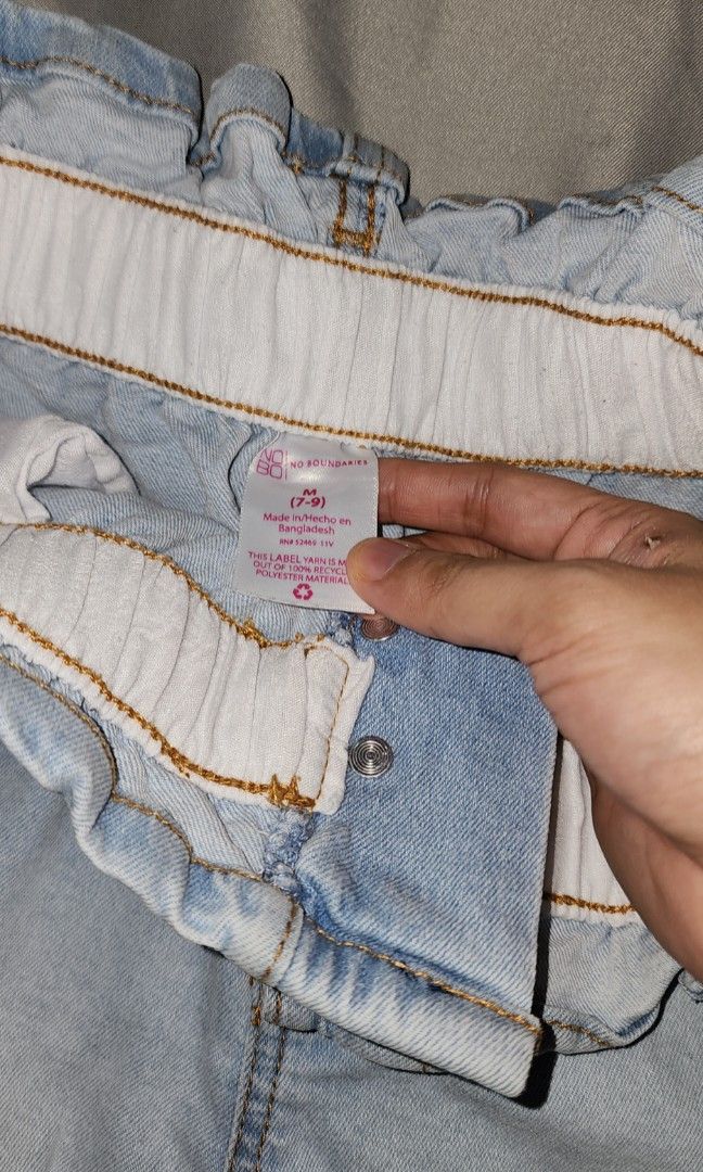 Maong shorts (Category: Shorts) located in Imus. Submitted by sashafame (Listing ID 1333711710, Image 2). Description: in very good condition.