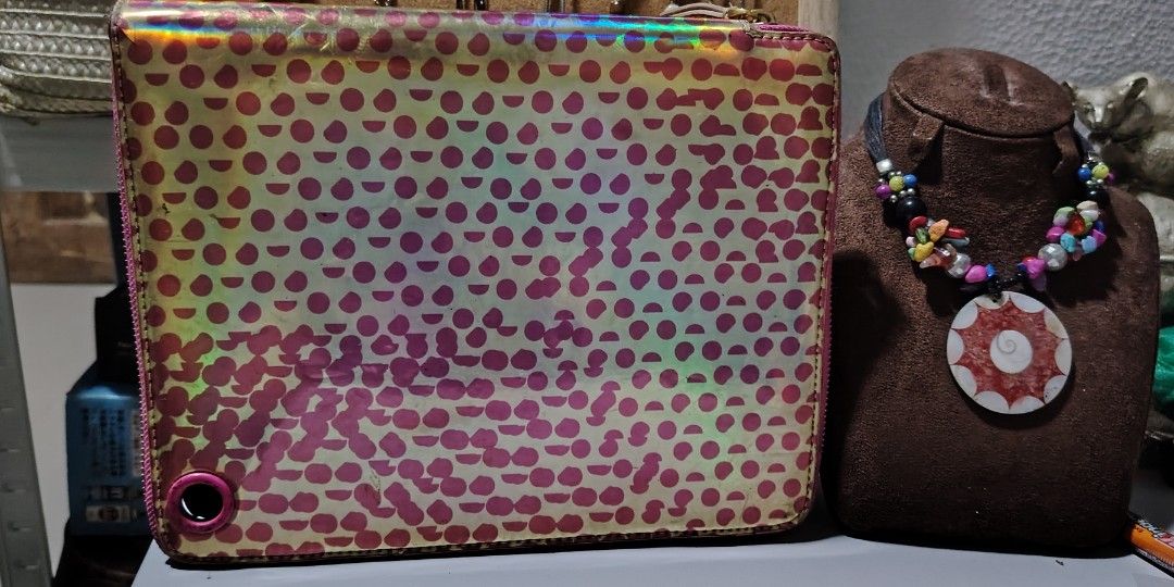 Marc by Marc Jacobs Tablet Book (Category: Luxury Bags & Wallets) located in Polomolok. Submitted by dkljapansurplus (Listing ID 1333840904, Image 1). Description: ✓ there are obvious sign of usage ✓ Source: Japan Surplus ✓ issues can be seen in the picture ✓ Dimension: 25cm * 19.5cm * 2cm.