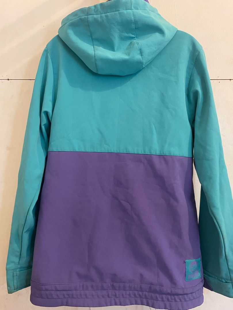 Neff Daily Softshell Jacket (Category: Coats, Jackets and Outerwear) located in Makati City. Submitted by superjaa (Listing ID 1333747861, Image 3). Description: Good condition 8/10 Need to wash. .