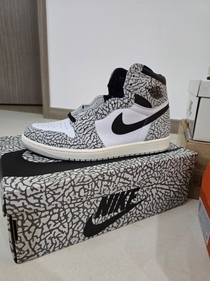 NIKE BUNDLE SALE AIR JORDAN 1 LOW TRAVIS SCOTT REVERSE OLIVE AIR JORDAN 4 RETRO CRAFT OLIVE AIR FORCE 1 TERROR SQUAD AIR JORDAN 1 HIGH WHITE