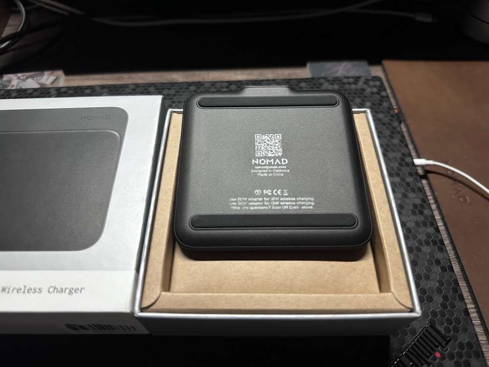 NOMAD Base Station Mini Wireless Charger (Category: Chargers & Cables) located in Manila. Submitted by kuyaemman (Listing ID 1333789500, Image 3). Description: For Sale Nomad Wireless Base Station Mini Very Good Condition RFS - not used anymore, Declutter No issue may kasama ng Cord at Charger para. Magamit mo as wireless charger Can be shipped via lalamove Location Morong Rizal May bawas pa sa sure buyer.