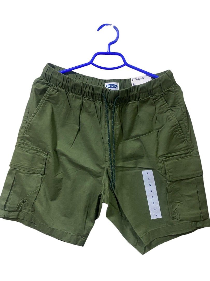 Old Navy Men s Cargo Shorts Built in Flex Men s Fashion Bottoms Shorts on Carousell
